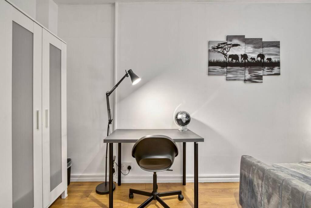 ロンドンPeaceful 2-Bed South Bankアパートメント エクステリア 写真