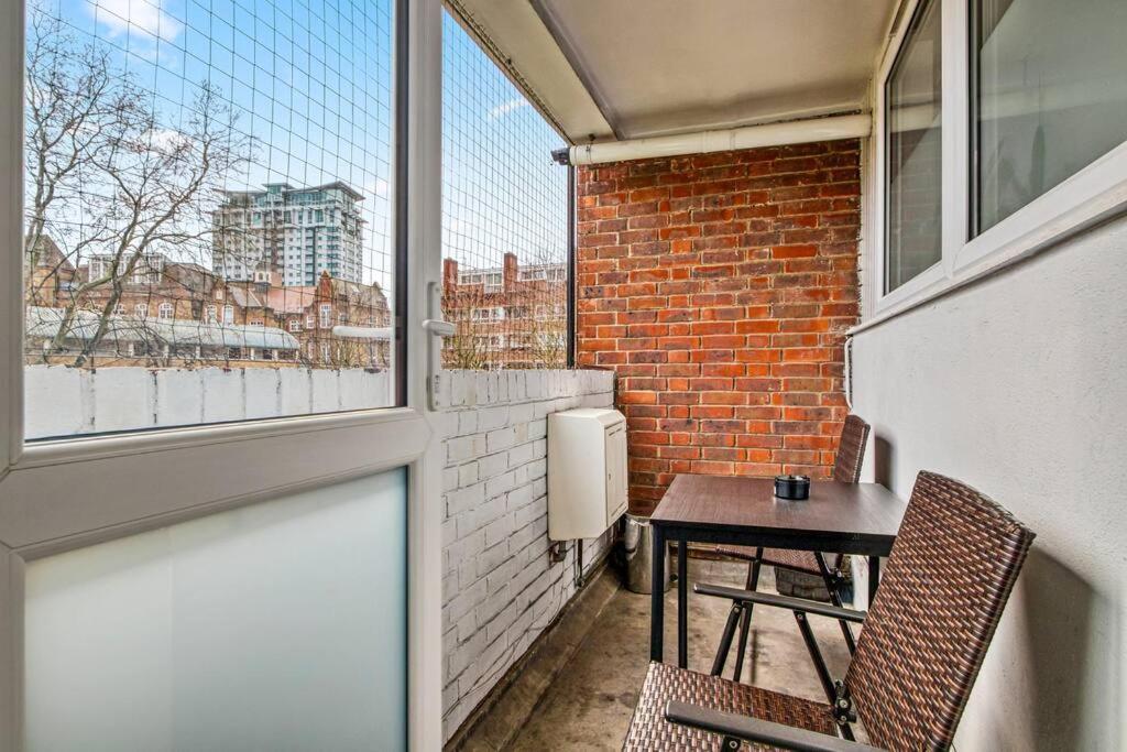 ロンドンPeaceful 2-Bed South Bankアパートメント エクステリア 写真