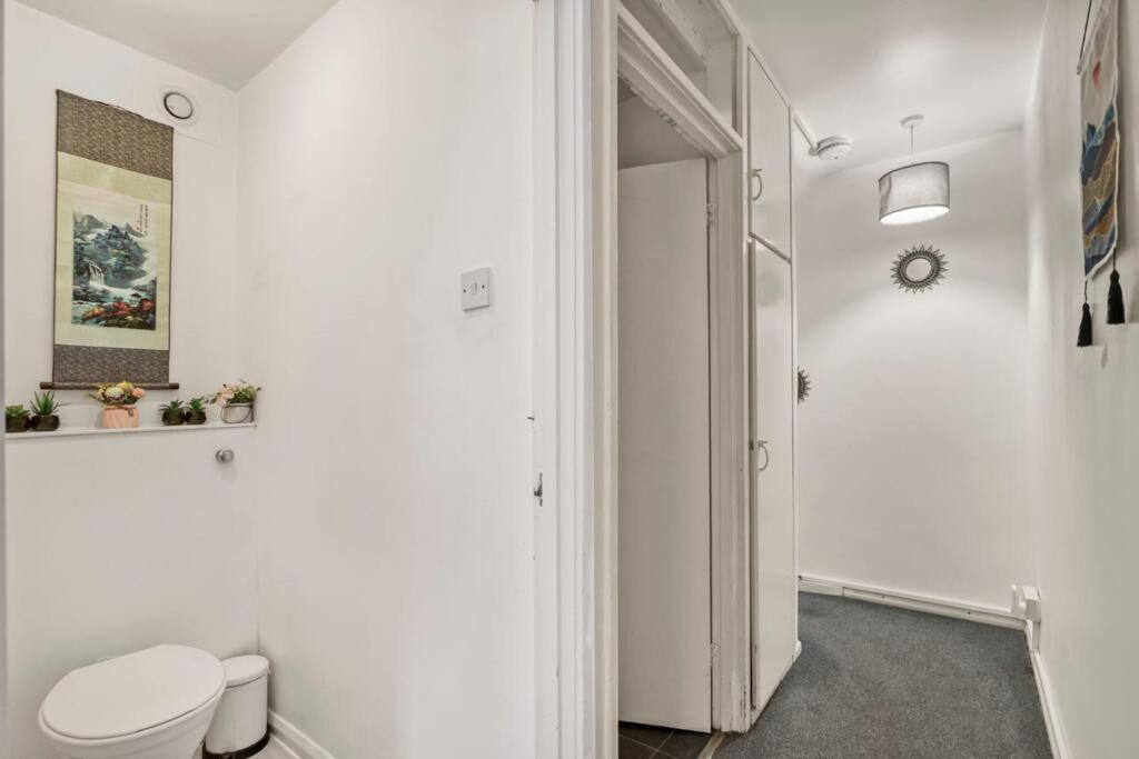 ロンドンPeaceful 2-Bed South Bankアパートメント エクステリア 写真