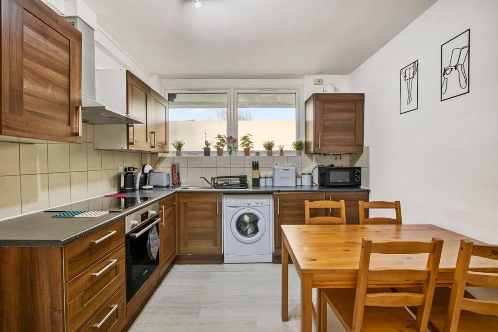 ロンドンPeaceful 2-Bed South Bankアパートメント エクステリア 写真